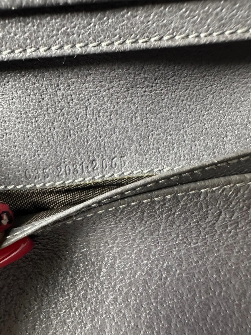 ✨ Gucci Pebbled Leather Wallet on Chain / Clutch ✨
